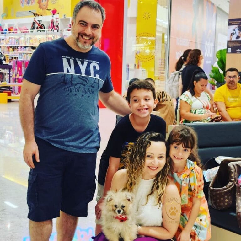 Família com Lulu da Pomerânia
